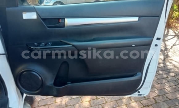 Tenga Tsaru Toyota Hilux Chena Mota in Beitbridge in Matabeleland South Tenga Tsaru Toyota Hilux Chena Mota in Beitbridge in Matabeleland South