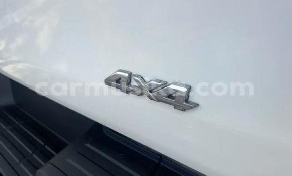 Nunua Ilio tumika Toyota Hilux Nyeupe Gari ndani ya Beitbridge nchini Matabeleland Kusini Nunua Ilio tumika Toyota Hilux Nyeupe Gari ndani ya Beitbridge nchini Matabeleland Kusini