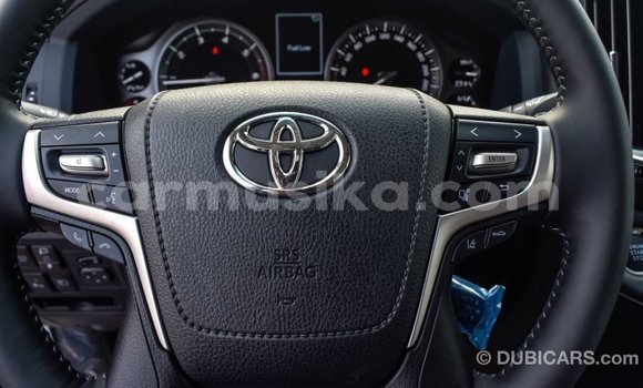 Acheter Import Voiture Toyota Land Cruiser Blanc à Import - Dubai, Harare Acheter Import Voiture Toyota Land Cruiser Blanc à Import - Dubai, Harare
