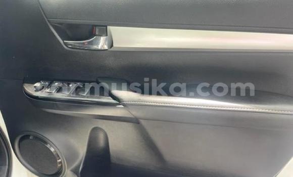 Nunua Ilio tumika Toyota Hilux Nyeupe Gari ndani ya Beitbridge nchini Matabeleland Kusini Nunua Ilio tumika Toyota Hilux Nyeupe Gari ndani ya Beitbridge nchini Matabeleland Kusini