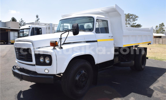 Acheter Occasion Utilitaire Toyota DA Blanc à Beitbridge, Matabeleland South Acheter Occasion Utilitaire Toyota DA Blanc à Beitbridge, Matabeleland South