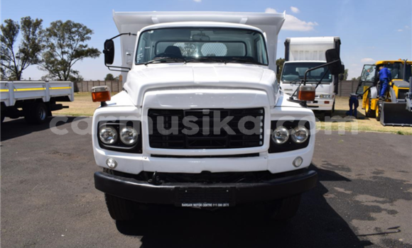 Acheter Occasion Utilitaire Toyota DA Blanc à Beitbridge, Matabeleland South Acheter Occasion Utilitaire Toyota DA Blanc à Beitbridge, Matabeleland South