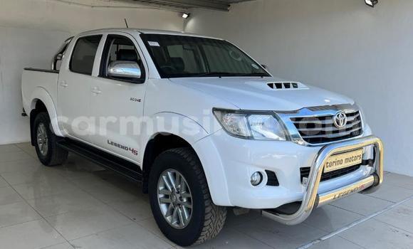 Buy Used Toyota Hilux White Car in Beitbridge in Matabeleland South
