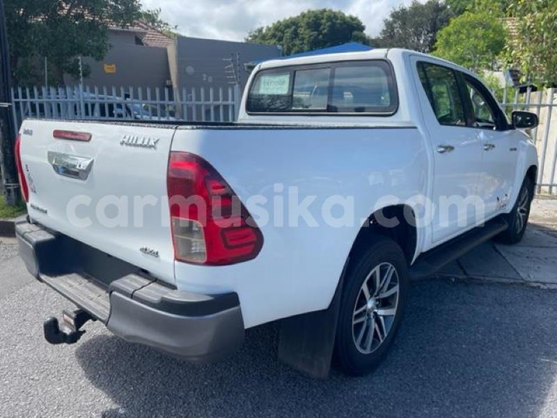 Big with watermark toyota hilux matabeleland south beitbridge 32102