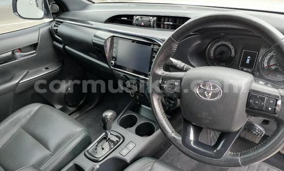 Buy Used Toyota Hilux White Car in Beitbridge in Matabeleland South Buy Used Toyota Hilux White Car in Beitbridge in Matabeleland South
