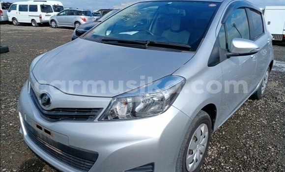 Buy Used Toyota Vitz Silver Car in Beitbridge in Matabeleland South