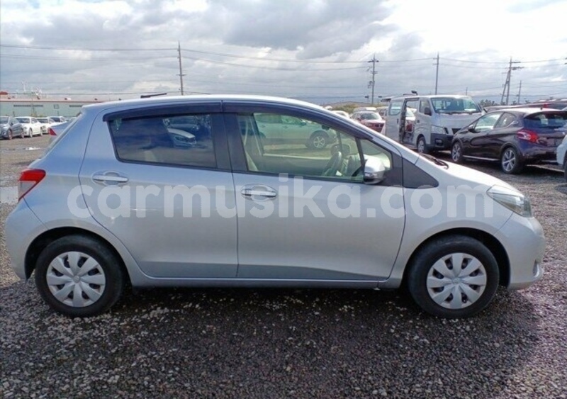 Big with watermark toyota vitz matabeleland south beitbridge 32106