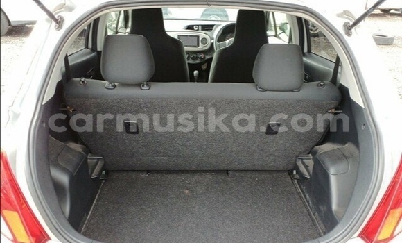 Acheter Occasion Voiture Toyota Vitz Gris à Beitbridge, Matabeleland South Acheter Occasion Voiture Toyota Vitz Gris à Beitbridge, Matabeleland South