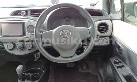 Acheter Occasion Voiture Toyota Vitz Gris à Beitbridge, Matabeleland South Acheter Occasion Voiture Toyota Vitz Gris à Beitbridge, Matabeleland South