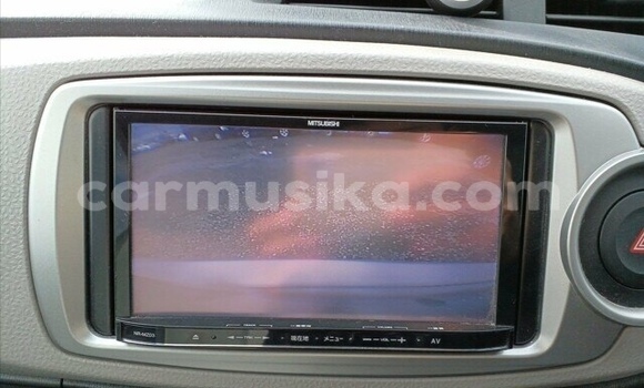 Acheter Occasion Voiture Toyota Vitz Gris à Beitbridge, Matabeleland South Acheter Occasion Voiture Toyota Vitz Gris à Beitbridge, Matabeleland South