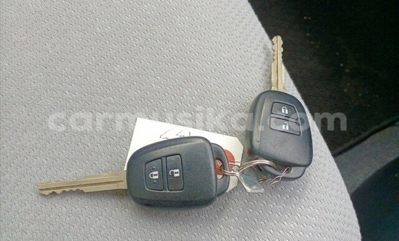 Acheter Occasion Voiture Toyota Vitz Gris à Beitbridge, Matabeleland South Acheter Occasion Voiture Toyota Vitz Gris à Beitbridge, Matabeleland South