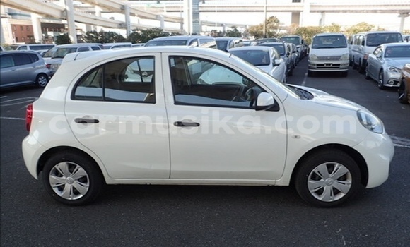 Acheter Occasion Voiture Nissan March Blanc à Beitbridge, Matabeleland South Acheter Occasion Voiture Nissan March Blanc à Beitbridge, Matabeleland South