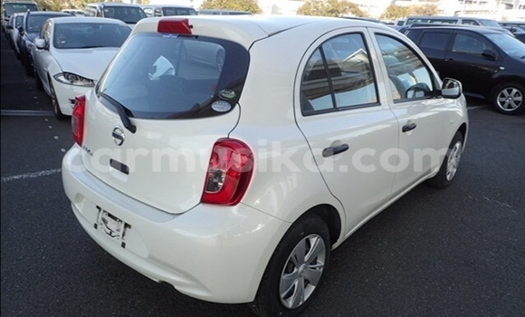 Acheter Occasion Voiture Nissan March Blanc à Beitbridge, Matabeleland South Acheter Occasion Voiture Nissan March Blanc à Beitbridge, Matabeleland South