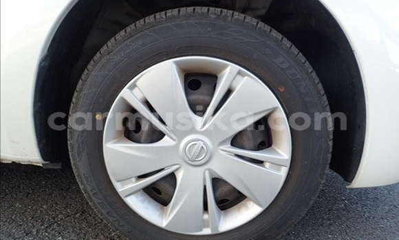 Acheter Occasion Voiture Nissan March Blanc à Beitbridge, Matabeleland South Acheter Occasion Voiture Nissan March Blanc à Beitbridge, Matabeleland South