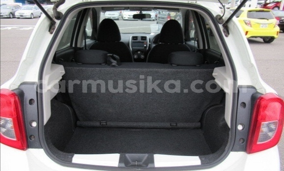 Acheter Occasion Voiture Nissan March Blanc à Beitbridge, Matabeleland South Acheter Occasion Voiture Nissan March Blanc à Beitbridge, Matabeleland South