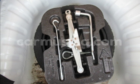 Acheter Occasion Voiture Nissan March Blanc à Beitbridge, Matabeleland South Acheter Occasion Voiture Nissan March Blanc à Beitbridge, Matabeleland South