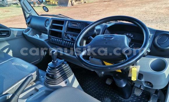 Acheter Occasion Voiture Hummer H3 Blanc à Beitbridge, Matabeleland South Acheter Occasion Voiture Hummer H3 Blanc à Beitbridge, Matabeleland South