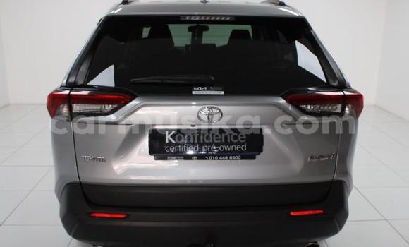 Acheter Occasion Voiture Toyota RAV4 Gris à Beitbridge, Matabeleland South Acheter Occasion Voiture Toyota RAV4 Gris à Beitbridge, Matabeleland South