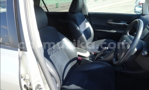 Acheter Occasion Voiture Toyota Blade Gris à Beitbridge, Matabeleland South Acheter Occasion Voiture Toyota Blade Gris à Beitbridge, Matabeleland South