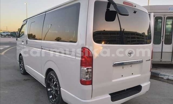 Acheter Occasion Voiture Toyota Hiace Blanc à Beitbridge, Matabeleland South Acheter Occasion Voiture Toyota Hiace Blanc à Beitbridge, Matabeleland South