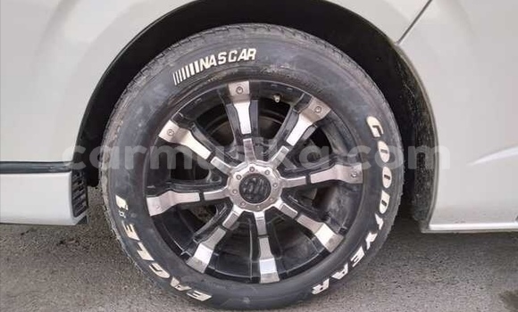 Acheter Occasion Voiture Toyota Hiace Blanc à Beitbridge, Matabeleland South Acheter Occasion Voiture Toyota Hiace Blanc à Beitbridge, Matabeleland South