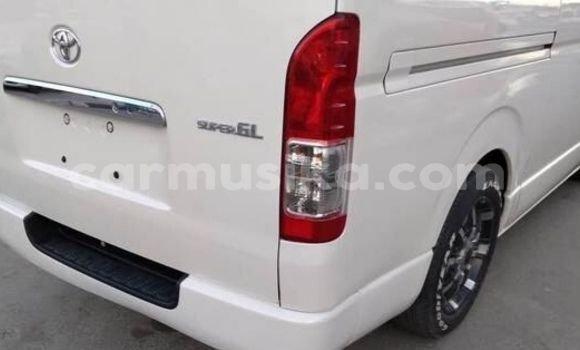 Acheter Occasion Voiture Toyota Hiace Blanc à Beitbridge, Matabeleland South Acheter Occasion Voiture Toyota Hiace Blanc à Beitbridge, Matabeleland South