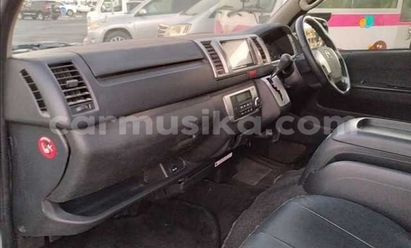 Acheter Occasion Voiture Toyota Hiace Blanc à Beitbridge, Matabeleland South Acheter Occasion Voiture Toyota Hiace Blanc à Beitbridge, Matabeleland South