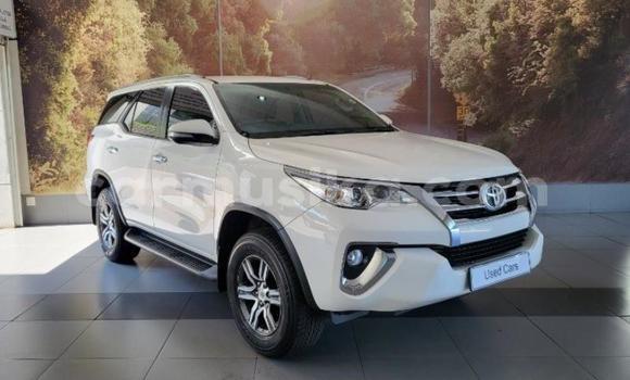 Buy Used Toyota Fortuner White Car in Beitbridge in Matabeleland South