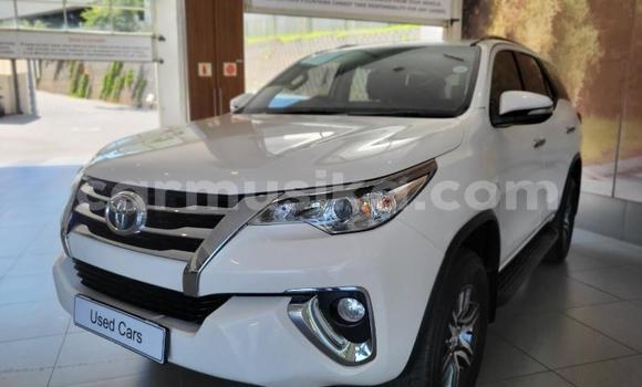 Buy Used Toyota Fortuner White Car in Beitbridge in Matabeleland South Buy Used Toyota Fortuner White Car in Beitbridge in Matabeleland South