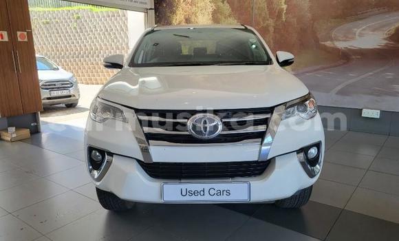 Buy Used Toyota Fortuner White Car in Beitbridge in Matabeleland South Buy Used Toyota Fortuner White Car in Beitbridge in Matabeleland South