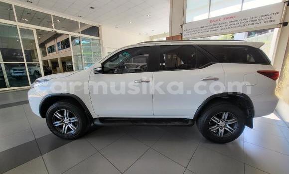 Buy Used Toyota Fortuner White Car in Beitbridge in Matabeleland South Buy Used Toyota Fortuner White Car in Beitbridge in Matabeleland South