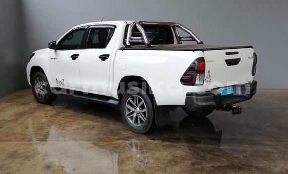 Nunua Ilio tumika Toyota Hilux Nyeupe Gari ndani ya Beitbridge nchini Matabeleland Kusini Nunua Ilio tumika Toyota Hilux Nyeupe Gari ndani ya Beitbridge nchini Matabeleland Kusini