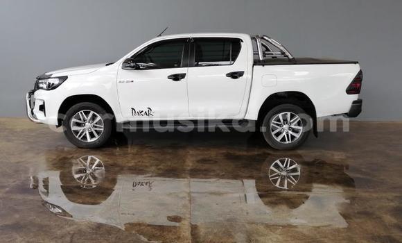 Nunua Ilio tumika Toyota Hilux Nyeupe Gari ndani ya Beitbridge nchini Matabeleland Kusini Nunua Ilio tumika Toyota Hilux Nyeupe Gari ndani ya Beitbridge nchini Matabeleland Kusini
