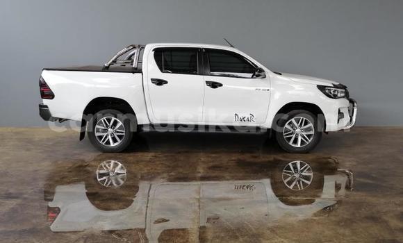 Nunua Ilio tumika Toyota Hilux Nyeupe Gari ndani ya Beitbridge nchini Matabeleland Kusini Nunua Ilio tumika Toyota Hilux Nyeupe Gari ndani ya Beitbridge nchini Matabeleland Kusini