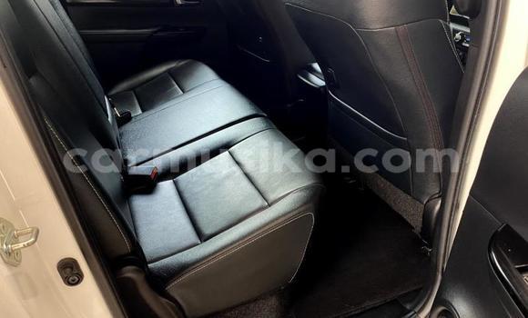 Nunua Ilio tumika Toyota Hilux Nyeupe Gari ndani ya Beitbridge nchini Matabeleland Kusini Nunua Ilio tumika Toyota Hilux Nyeupe Gari ndani ya Beitbridge nchini Matabeleland Kusini