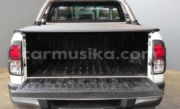 Nunua Ilio tumika Toyota Hilux Nyeupe Gari ndani ya Beitbridge nchini Matabeleland Kusini Nunua Ilio tumika Toyota Hilux Nyeupe Gari ndani ya Beitbridge nchini Matabeleland Kusini