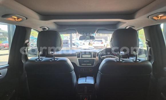 Nunua Ilio tumika Mercedes‒Benz M-klasse Nyeupe Gari ndani ya Beitbridge nchini Matabeleland Kusini Nunua Ilio tumika Mercedes‒Benz M-klasse Nyeupe Gari ndani ya Beitbridge nchini Matabeleland Kusini