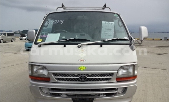 Acheter Occasion Voiture Toyota Hiace Blanc à Beitbridge, Matabeleland South Acheter Occasion Voiture Toyota Hiace Blanc à Beitbridge, Matabeleland South