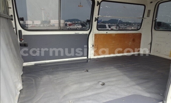 Acheter Occasion Voiture Toyota Hiace Blanc à Beitbridge, Matabeleland South Acheter Occasion Voiture Toyota Hiace Blanc à Beitbridge, Matabeleland South