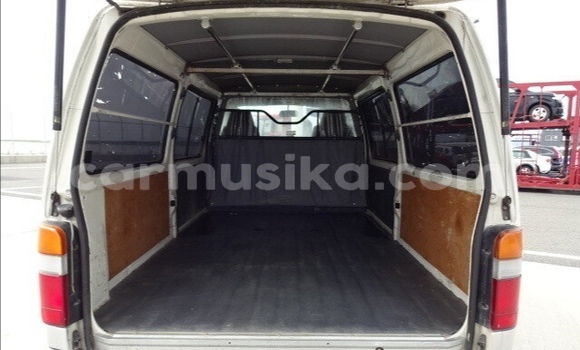 Acheter Occasion Voiture Toyota Hiace Blanc à Beitbridge, Matabeleland South Acheter Occasion Voiture Toyota Hiace Blanc à Beitbridge, Matabeleland South