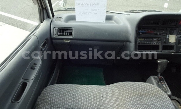 Acheter Occasion Voiture Toyota Hiace Blanc à Beitbridge, Matabeleland South Acheter Occasion Voiture Toyota Hiace Blanc à Beitbridge, Matabeleland South