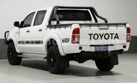 Tenga Tsaru Toyota Hilux Zvimwe Mota in Harare in Harare Tenga Tsaru Toyota Hilux Zvimwe Mota in Harare in Harare