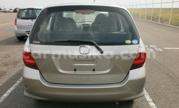 Buy Used Honda Fit Silver Car in Beitbridge in Matabeleland South Buy Used Honda Fit Silver Car in Beitbridge in Matabeleland South