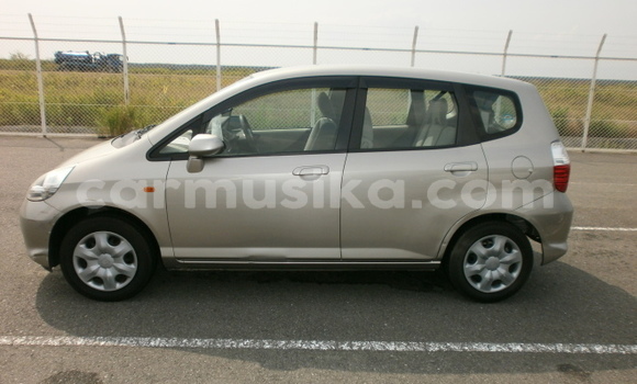 Buy Used Honda Fit Silver Car in Beitbridge in Matabeleland South Buy Used Honda Fit Silver Car in Beitbridge in Matabeleland South