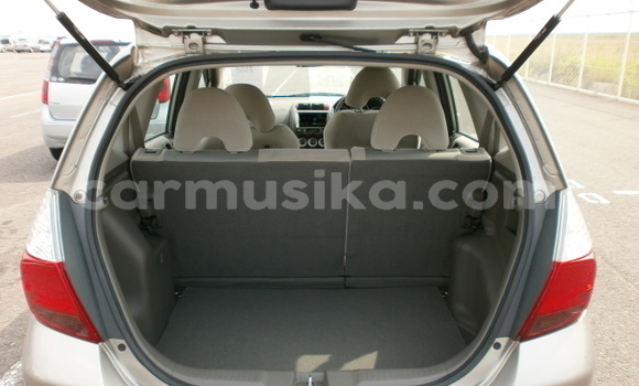 Buy Used Honda Fit Silver Car in Beitbridge in Matabeleland South Buy Used Honda Fit Silver Car in Beitbridge in Matabeleland South