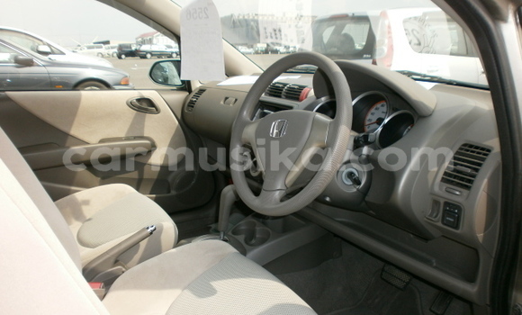 Buy Used Honda Fit Silver Car in Beitbridge in Matabeleland South Buy Used Honda Fit Silver Car in Beitbridge in Matabeleland South