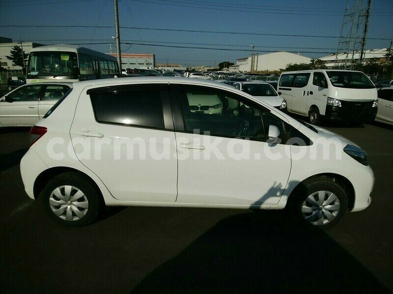 Big with watermark toyota vitz matabeleland south beitbridge 32145