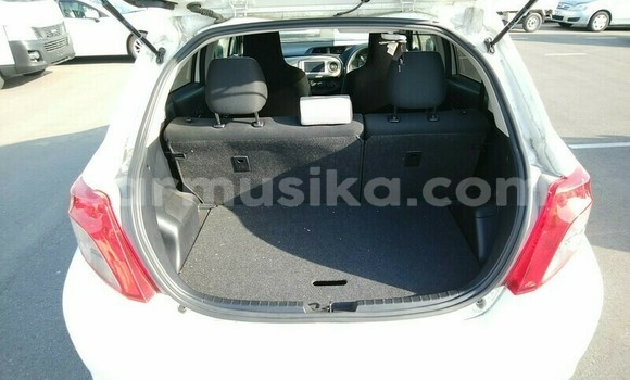 Buy Used Toyota Vitz White Car in Beitbridge in Matabeleland South Buy Used Toyota Vitz White Car in Beitbridge in Matabeleland South