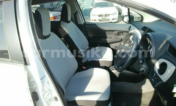 Buy Used Toyota Vitz White Car in Beitbridge in Matabeleland South Buy Used Toyota Vitz White Car in Beitbridge in Matabeleland South