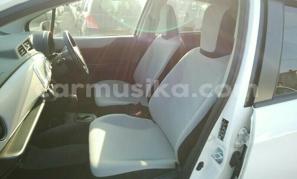 Buy Used Toyota Vitz White Car in Beitbridge in Matabeleland South Buy Used Toyota Vitz White Car in Beitbridge in Matabeleland South